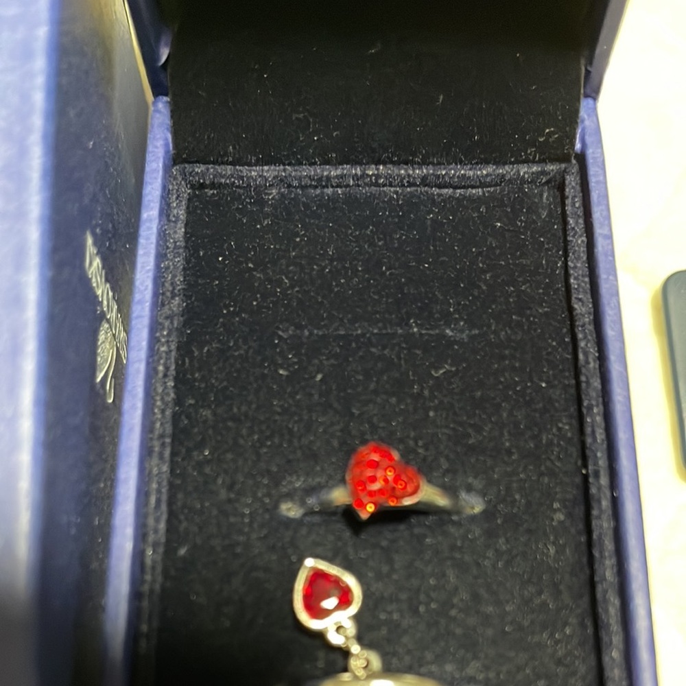 Swarovski EROS RINGS Siam‼️ - Picture 3 of 4